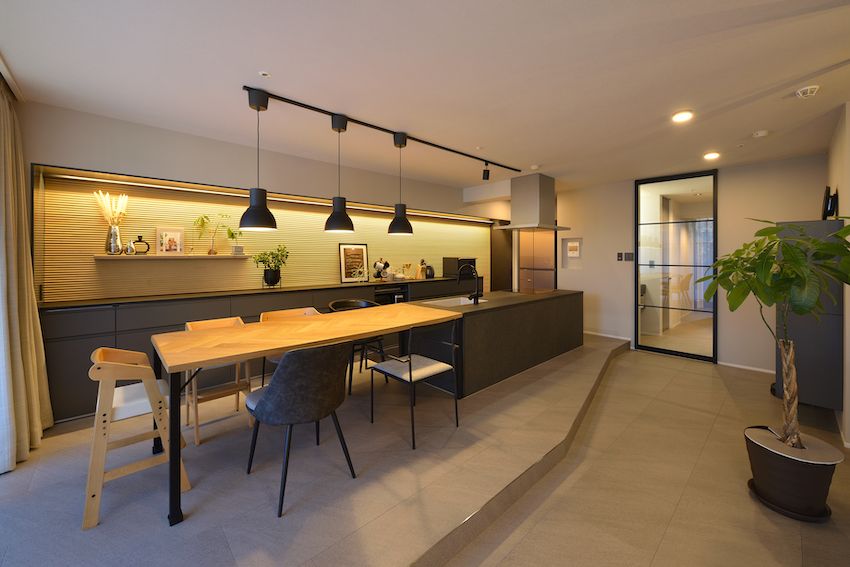 開放的なリビング空間で私時間を楽しむ